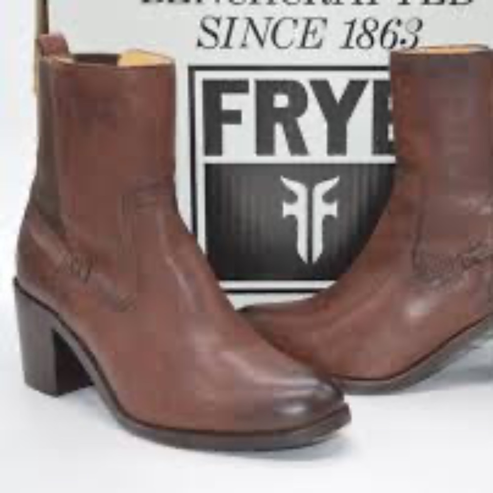 Frye Janis Gore Short Ankle Boot